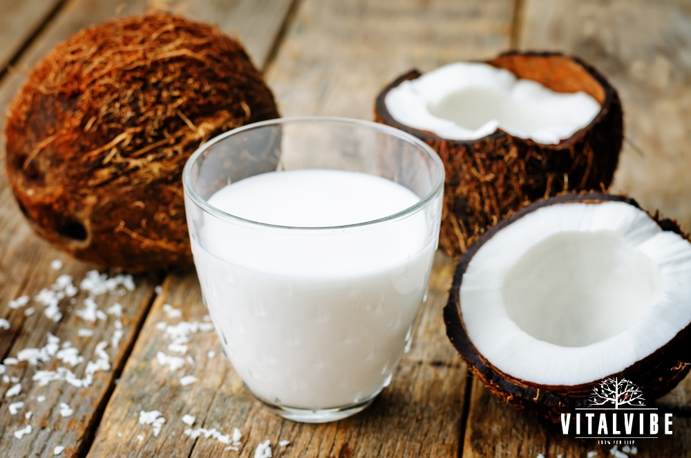 domácí kokosové mléko z čerstvého kokosu