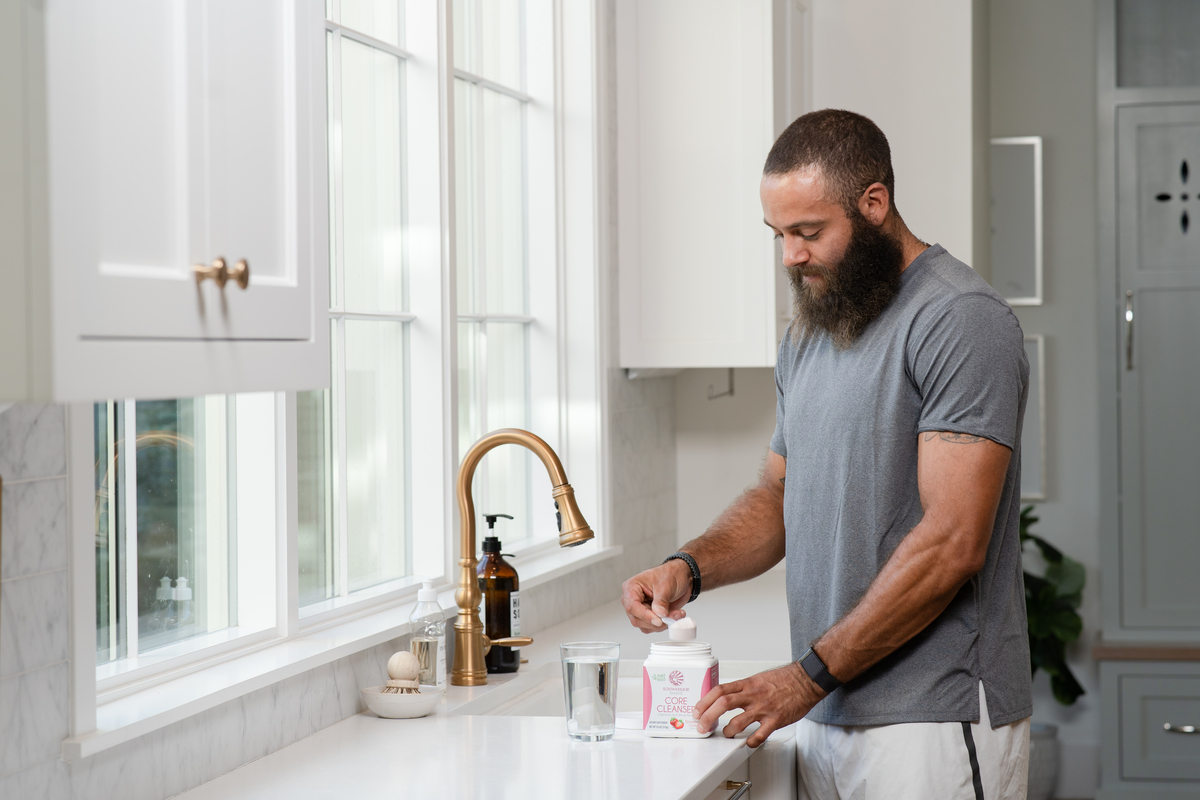 Core Cleanser s vlákninou a enzymy pro zdravé zažívání a úlevu od nadýmání